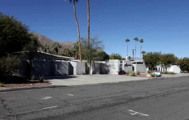 551 S Camino Real in Palm Springs, CA - Building Photo - Building Photo