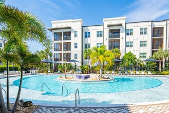 8936 Williams Cir in Naples, FL - Building Photo - Building Photo