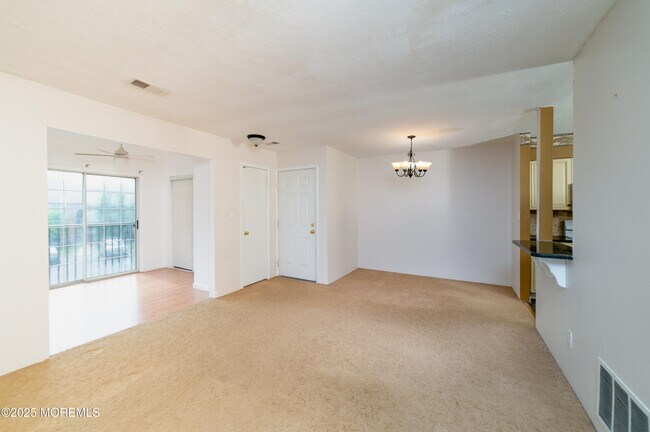 55 Frontier Way in Tinton Falls, NJ - Building Photo - Building Photo