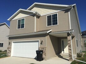 3511 8th St E in West Fargo, ND - Building Photo