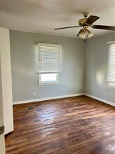 901 Avenue C in Valley Mills, TX - Foto de edificio - Building Photo