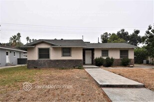6910 Malibu Dr in Riverside, CA - Building Photo