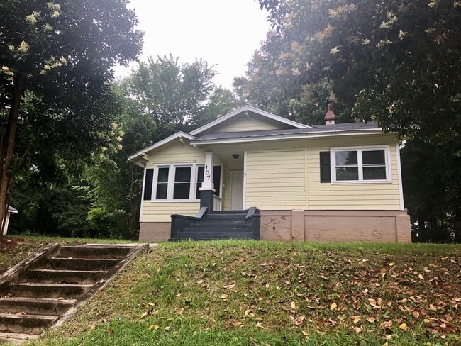 107 E 4th Ave in Gastonia, NC - Building Photo - Building Photo