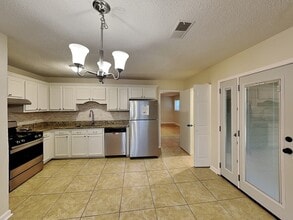 4569 S Landing Dr in Marietta, GA - Foto de edificio - Building Photo