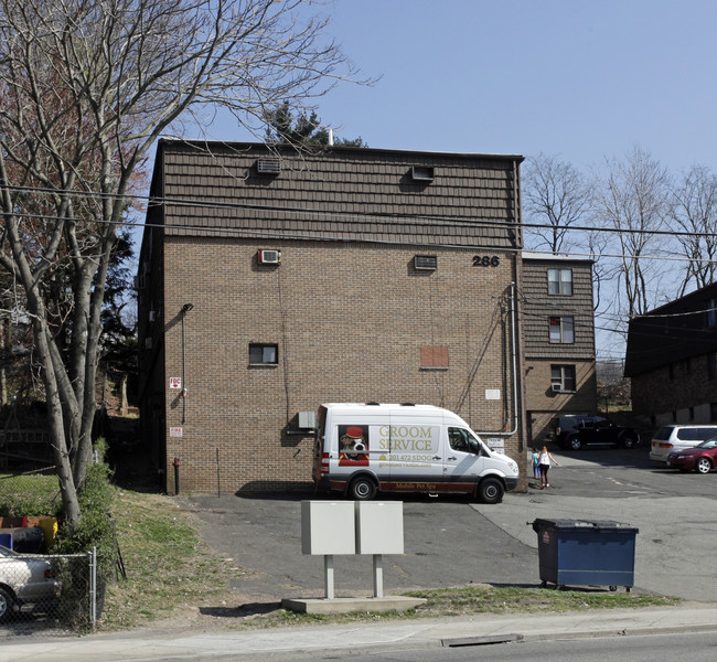 286 Broad Ave in Fairview, NJ - Foto de edificio - Building Photo