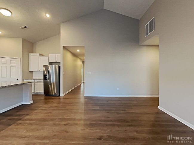 6646 Laurelwood Dr photo'