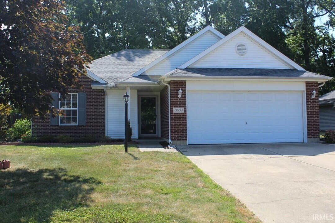 10332 Clippinger Rd in Evansville, IN - Building Photo