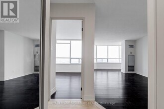 550 Webb Dr in Mississauga, ON - Building Photo - Building Photo