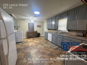 220 Leach St in Hot Springs, AR - Building Photo - Building Photo