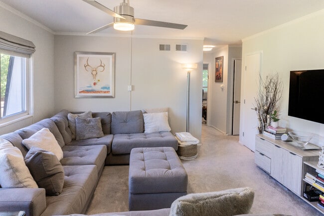 6825 E Arizona Ave in Denver, CO - Building Photo - Building Photo