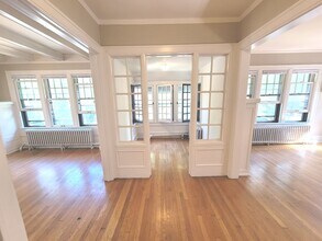 2541 N Lake Dr in Milwaukee, WI - Building Photo - Building Photo