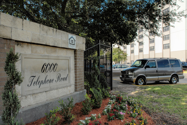 Telephone Road Apartments in Houston, TX - Foto de edificio - Building Photo