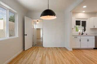 205 Richmond Dr SE in Albuquerque, NM - Building Photo - Building Photo