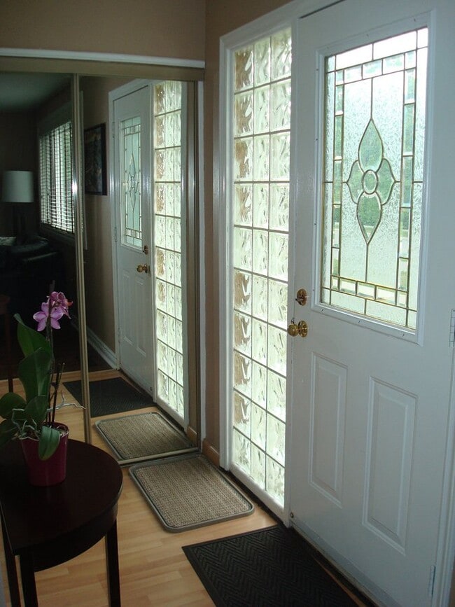 11 Wellesworth Dr in Toronto, ON - Building Photo - Building Photo
