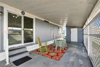 125 Kim Dr in Naples, FL - Building Photo - Building Photo