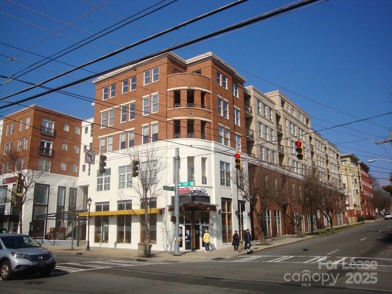 1315 East Blvd, Unit 404 in Charlotte, NC - Building Photo