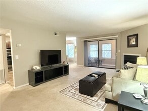224 Seasons Pkwy in Norcross, GA - Building Photo - Building Photo