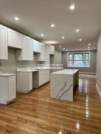 8 Kilsyth Rd, Unit 3 in Brookline, MA - Foto de edificio - Building Photo