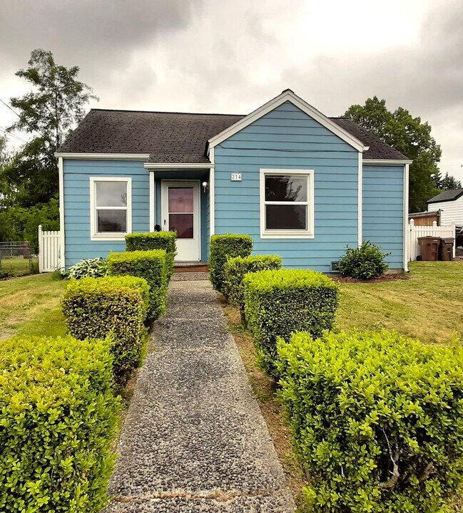 214 South Ln in Tacoma, WA - Building Photo