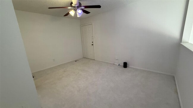 9839 Walnut St, Unit 210 in Dallas, TX - Building Photo - Building Photo