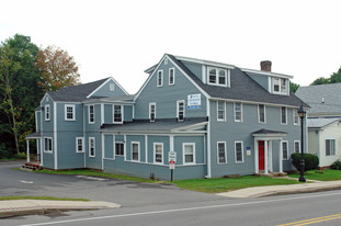 25-27 Main St in Durham, NH - Building Photo