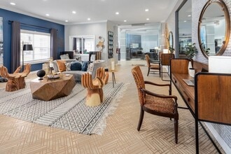 Mezza Premier Apartments in Jacksonville, FL - Building Photo - Building Photo