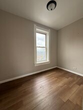 1529 W 18th St, Unit 2R in Chicago, IL - Foto de edificio - Building Photo