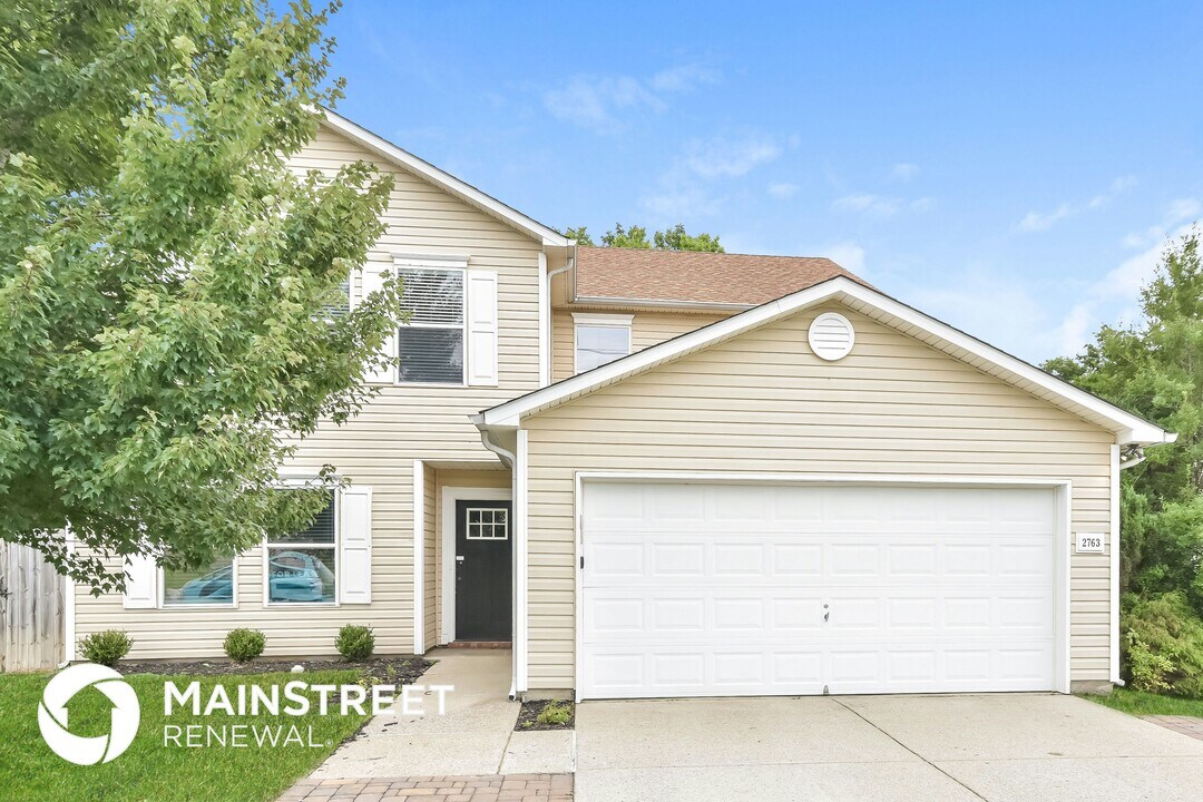 2763 Sutherland Dr in Thompson's Station, TN - Foto de edificio