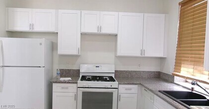 1200 Valerio in Las Vegas, NV - Building Photo - Building Photo