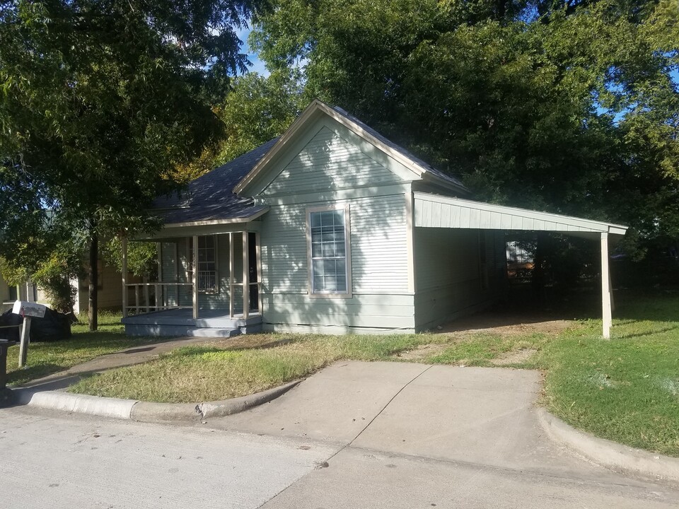 1508 Wesleyan St in Fort Worth, TX - Building Photo