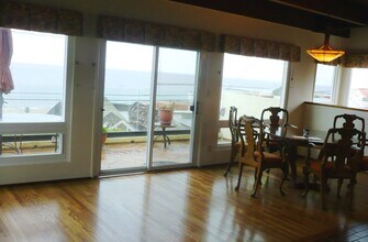 7103 Rindge Ave in Playa Del Rey, CA - Foto de edificio - Building Photo