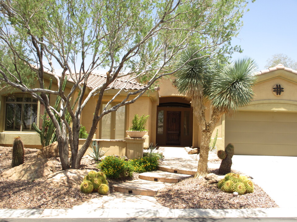 2130 W Camargo Dr in New River, AZ - Building Photo