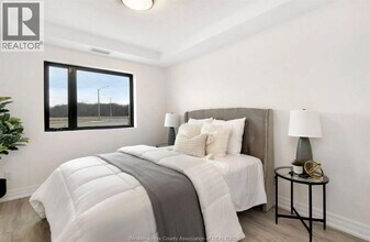 7337 Meo Blvd in Lasalle, ON - Building Photo - Building Photo