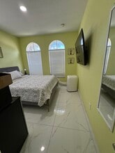 15033 SW 8th Ter in Miami, FL - Building Photo - Building Photo