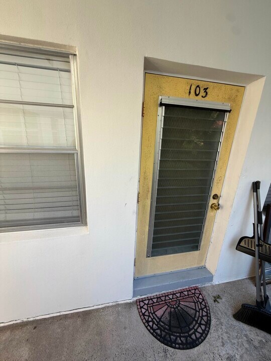 1225 NW 21st St in Stuart, FL - Building Photo