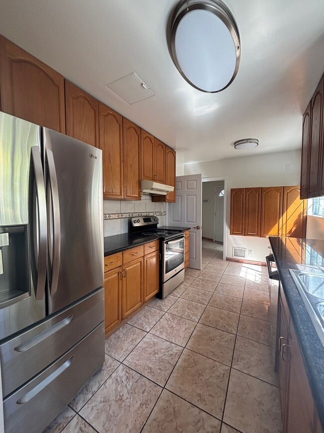 property at 221 N Commonwealth Ave