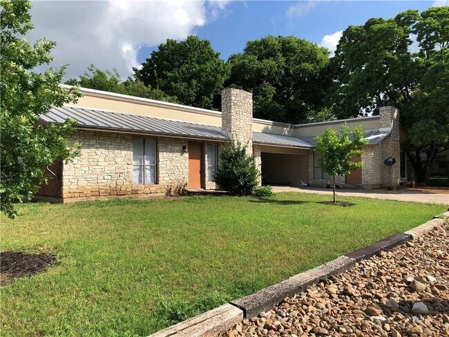 2108 Conestoga Trail