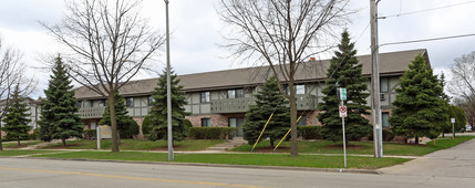 Parkway South I, II and III in Milwaukee, WI - Building Photo - Building Photo