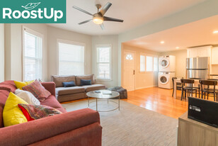 1057 Saratoga St in Boston, MA - Building Photo