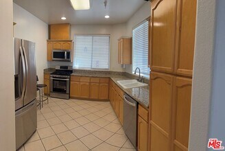 2716 Honolulu Ave in Glendale, CA - Building Photo - Building Photo
