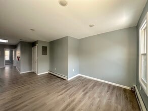 105 William St, Unit 2 in Newburgh, NY - Foto de edificio - Building Photo