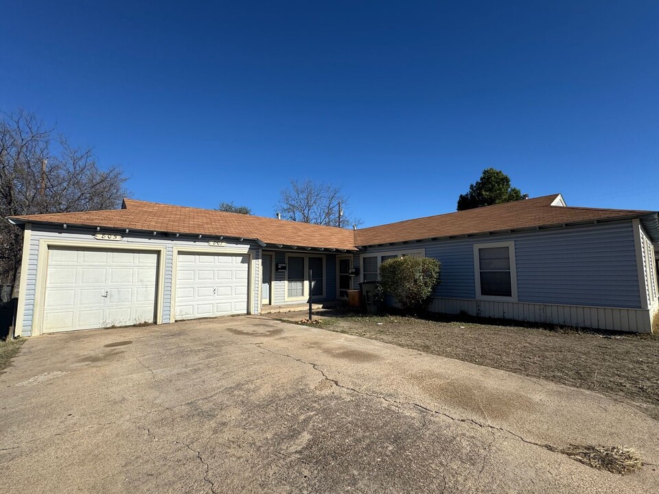 805 W Dean Ave in Killeen, TX - Building Photo