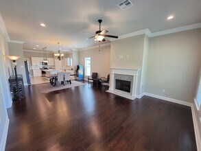 400 Mangrove Ln in Bossier City, LA - Foto de edificio - Building Photo