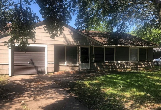 property at 3750 Graves Ave