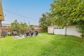 3729 Avenue S 1/2 in Galveston, TX - Building Photo - Building Photo