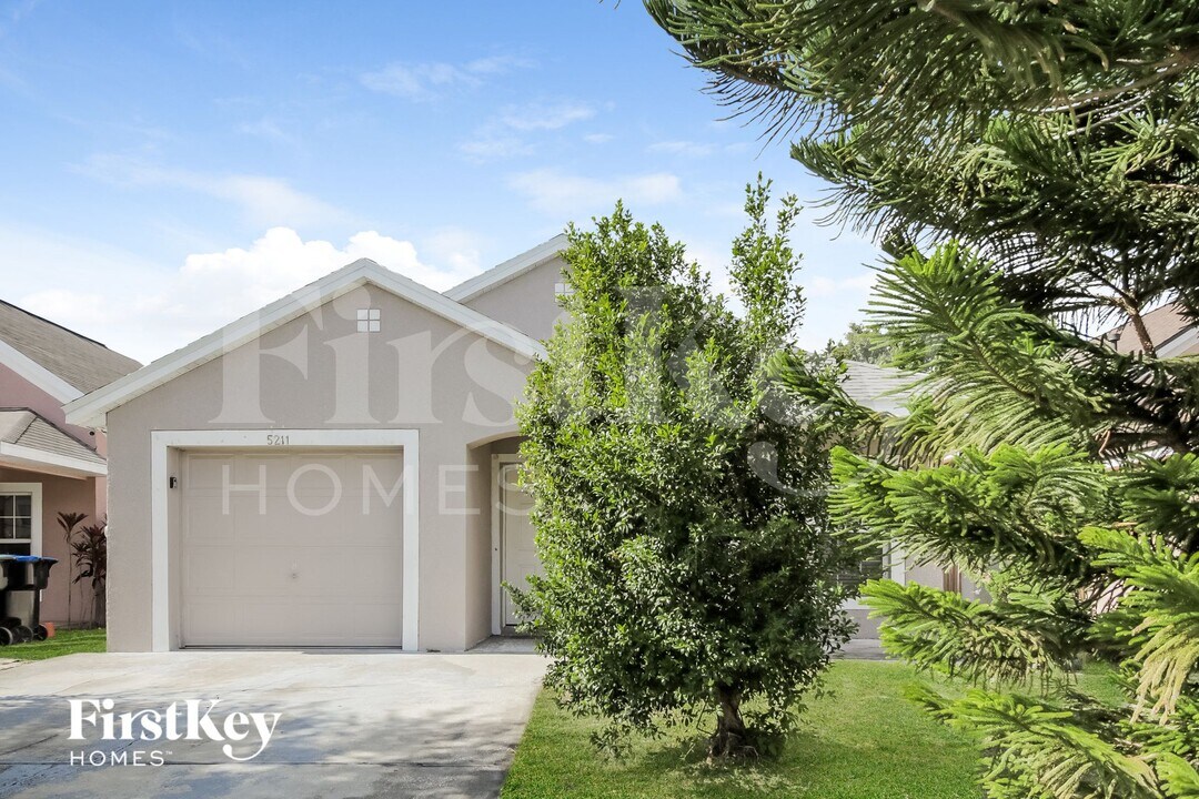 5211 Aventura Blvd in Orlando, FL - Building Photo