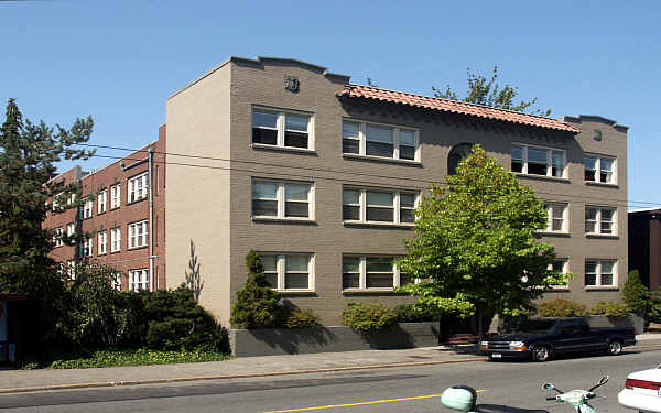 Catalina Apartments in Seattle, WA - Building Photo - Building Photo