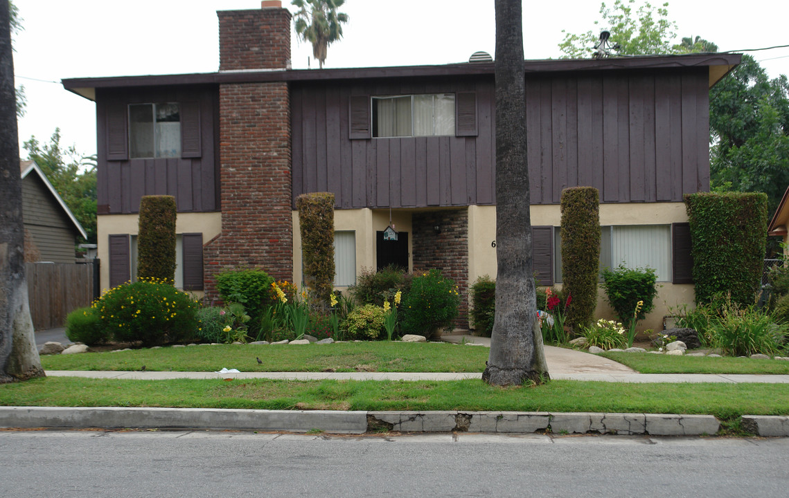 679 Earlham St in Pasadena, CA - Building Photo