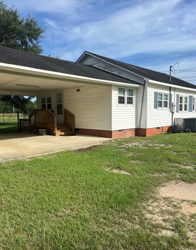 3810 Bluff Rd in Mullins, SC - Building Photo - Building Photo