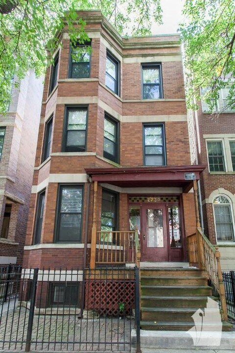 2730 N Wayne Ave, Unit 2 in Chicago, IL - Building Photo